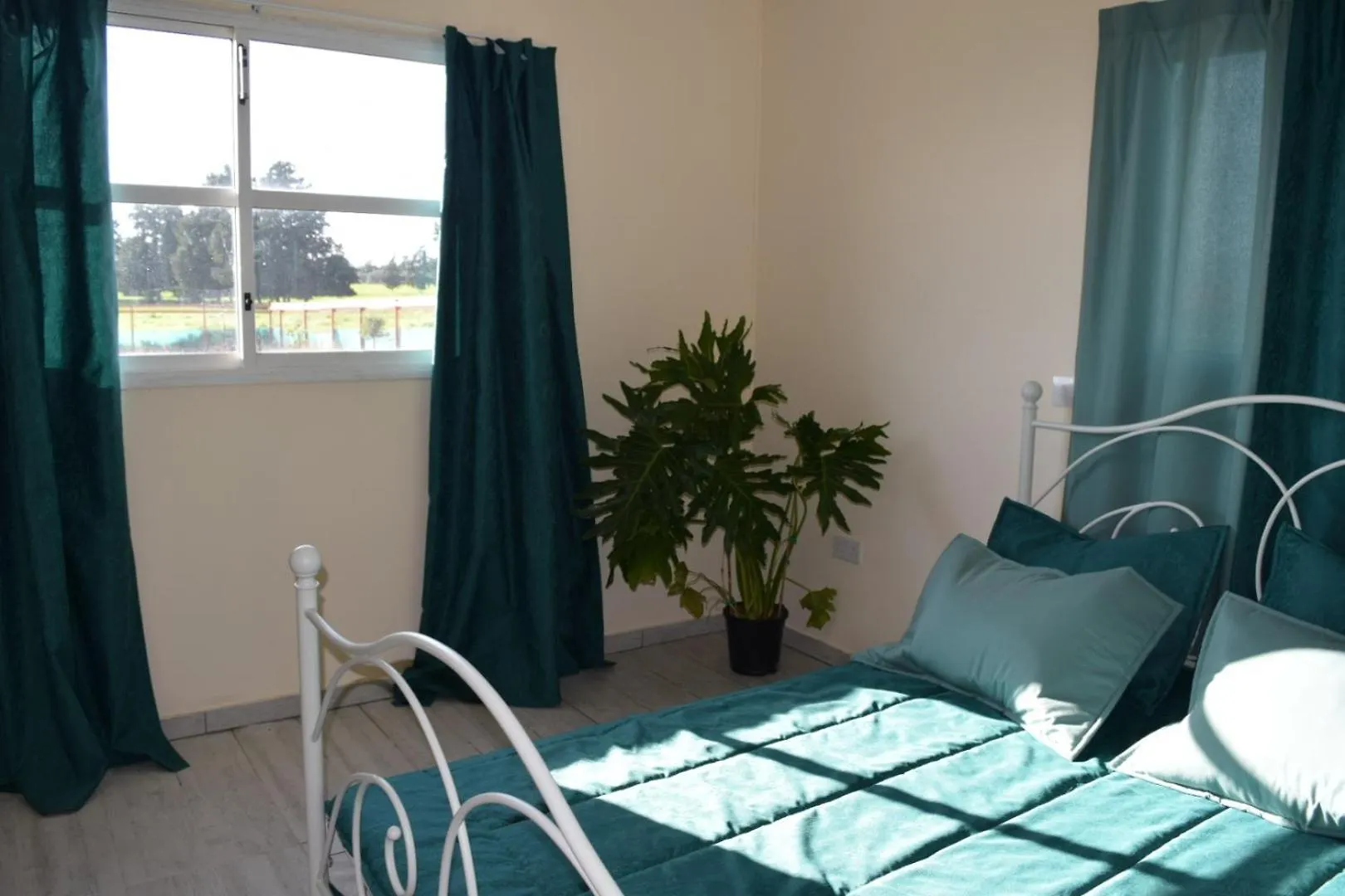 Mersinera Paradise Garden 2 라르나카